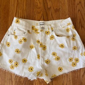 Reformation daisy shorts (never worn) SZ:26